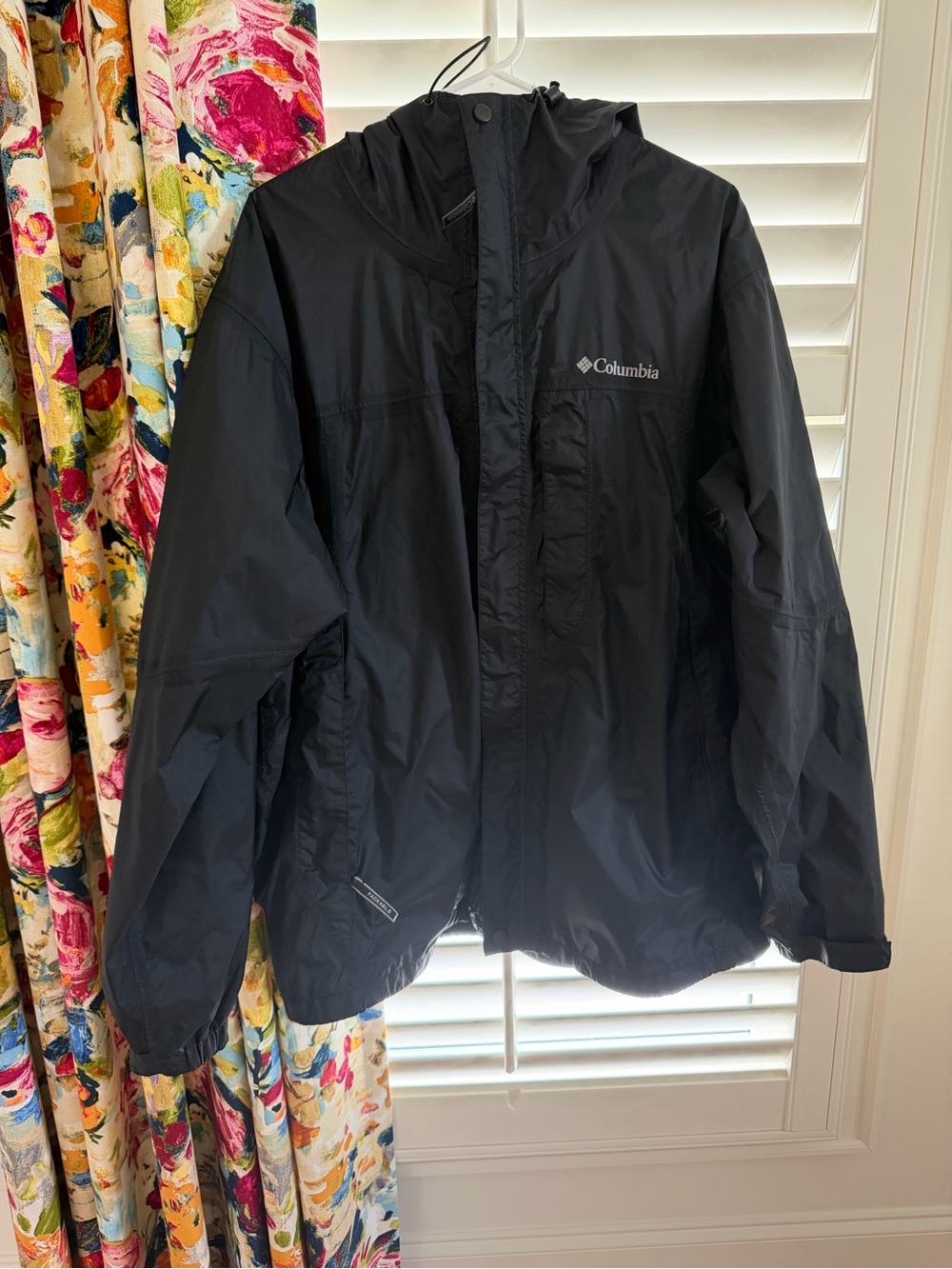 Columbia men’s Black Hooded Raincoat